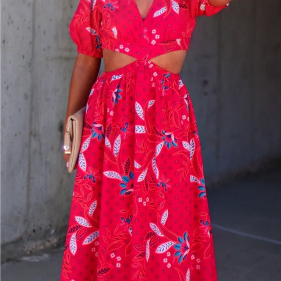 Brand new cut out dress !! - Picture 3 of 5